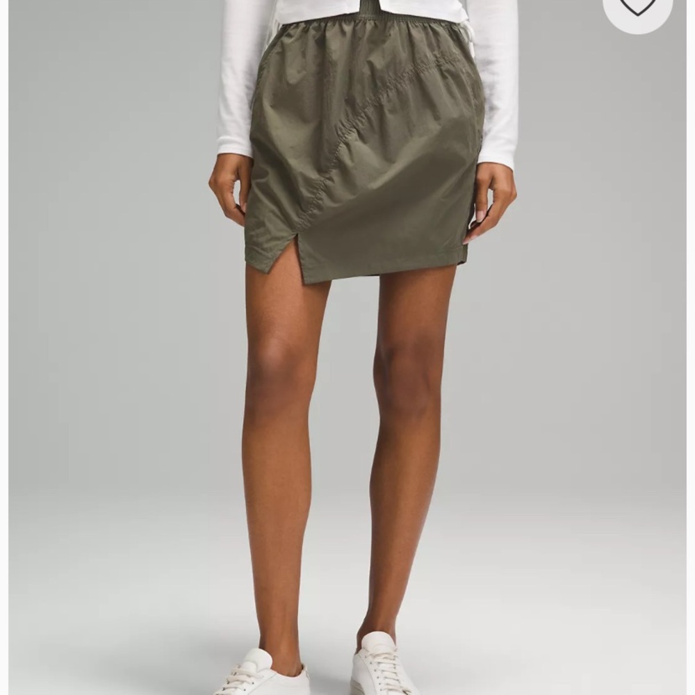 Lululemon Olive high rise ruched mini skirt.